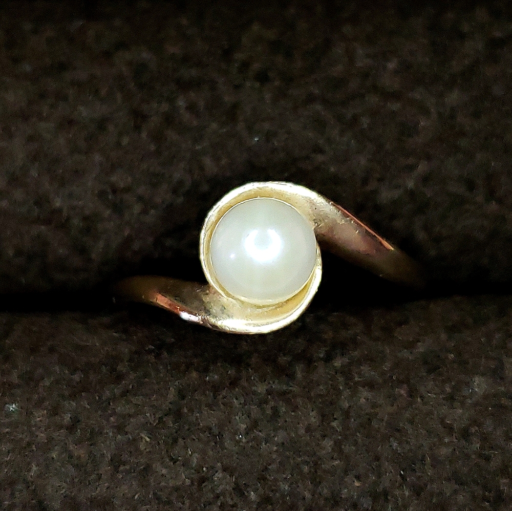 Vintage 10k Gold Natural Pearl Ring